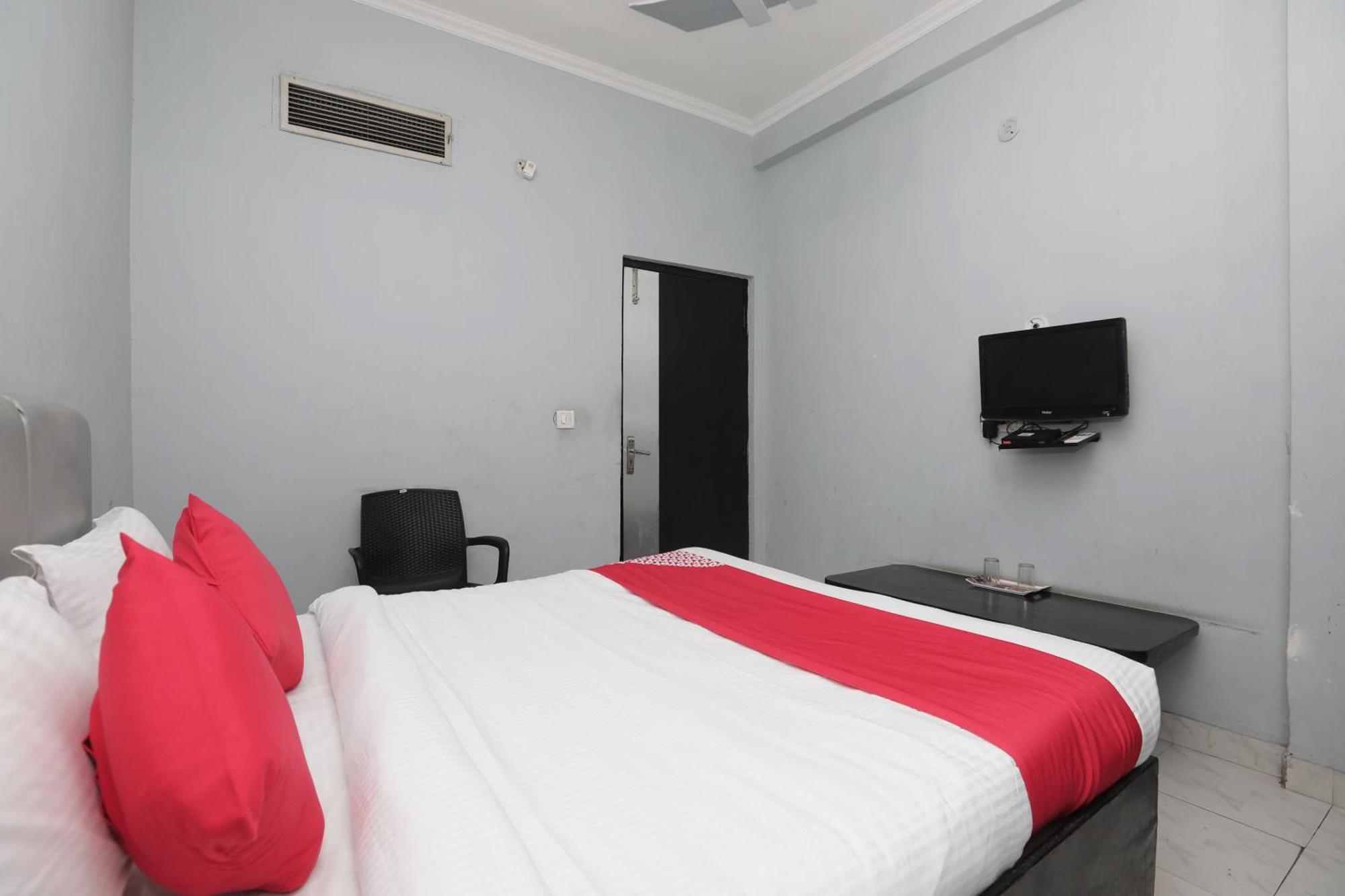 โอโย 40851 โฮเต็ล อติถิ Hotel กาเซียบัด ภายนอก รูปภาพ